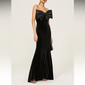 Badgley Mischka Strapless Bow Gown